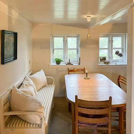 Charm Near Amidst Fields Дом отдыха *