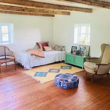 Holiday home Charm Near Amidst Fields