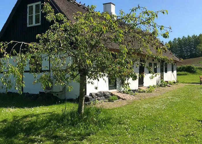 Charm Near Amidst Fields Casa vacanze *